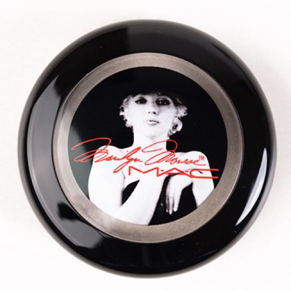 MAC Marilyn Monroe How to Marry Eyeshadow